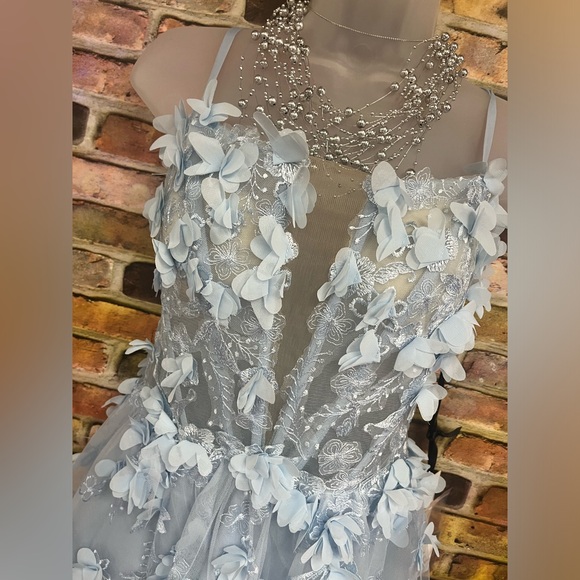 Prom/Homecoming Dress - Picture 2 of 5